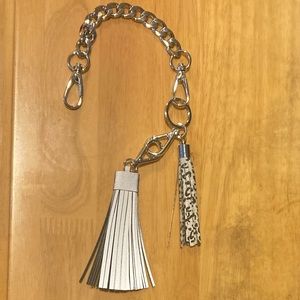 Silver chain key holder with reflective tassel